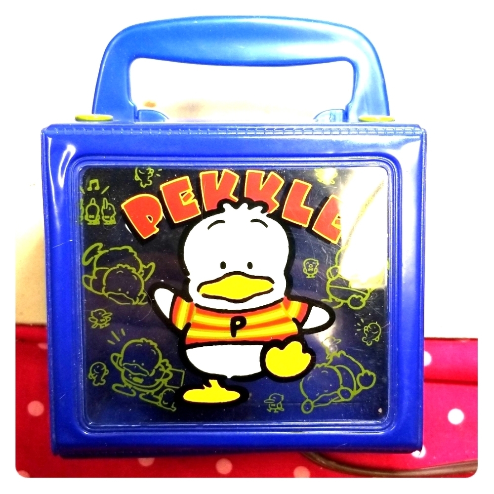 Vintage pekkle foldable box with handle {Rare}